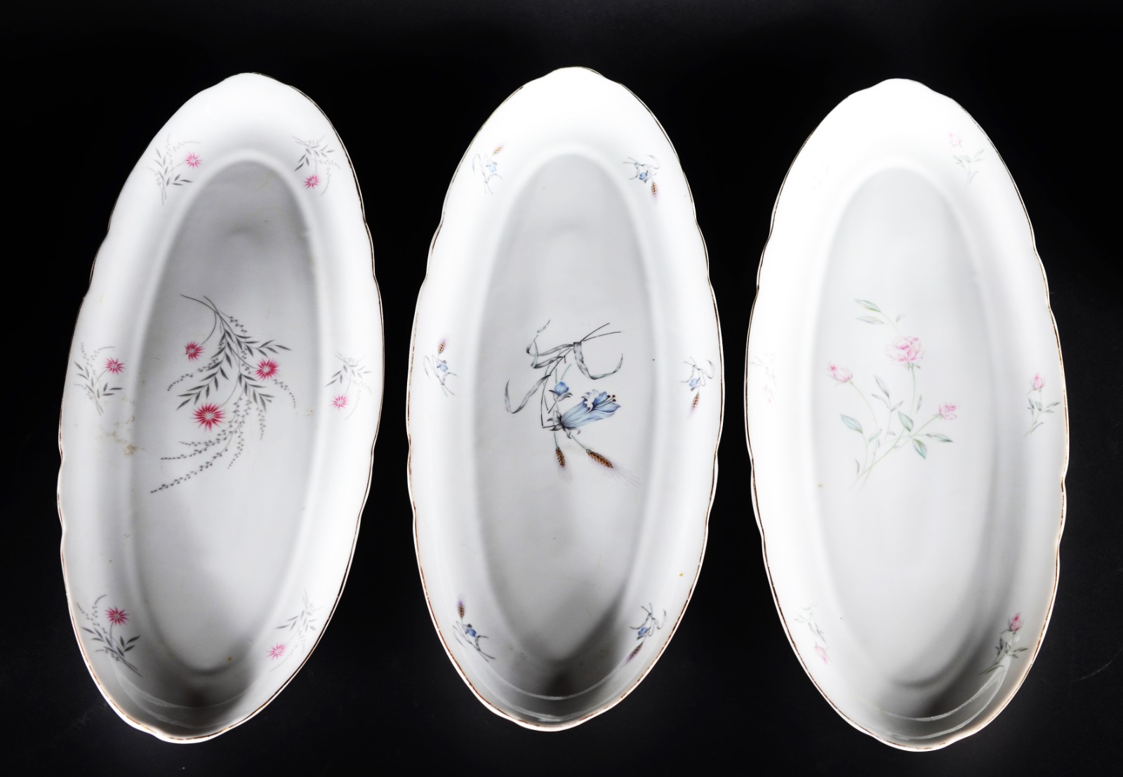 Serviço de jantar de porcelana decorada com "lagostas" em policromia... - foto 5 de 5