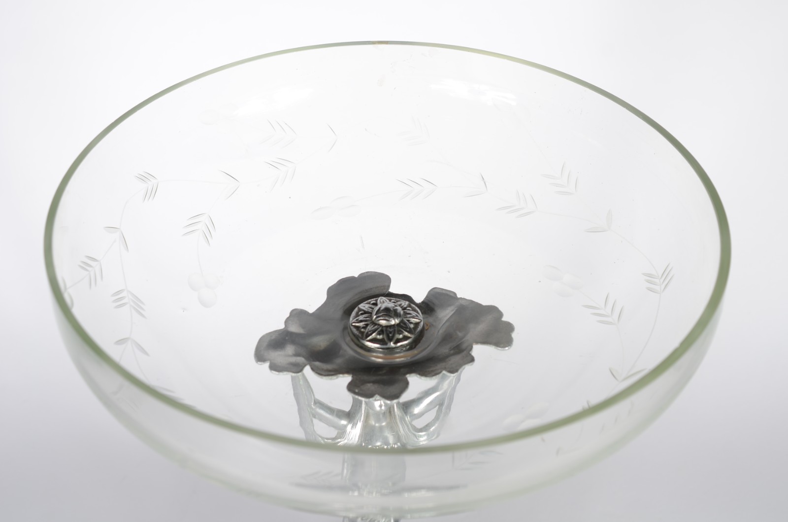 Fruteira com base de metal estilo Art Noveau, representando figura... - foto 3 de 7