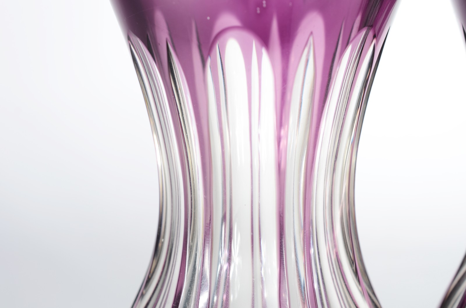 Par de vasos de cristal doublé lilás facetado. - foto 4 de 4