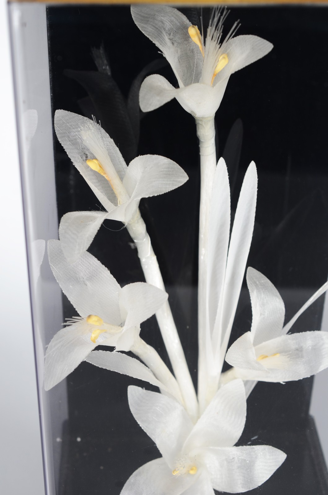 Peça decorativa no feitio de flor com iluminação em diversas cores. - foto 3 de 8