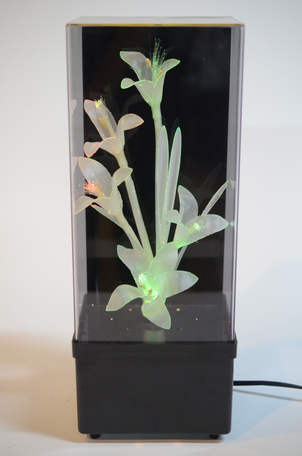 Peça decorativa no feitio de flor com iluminação em diversas cores. - foto 4 de 8