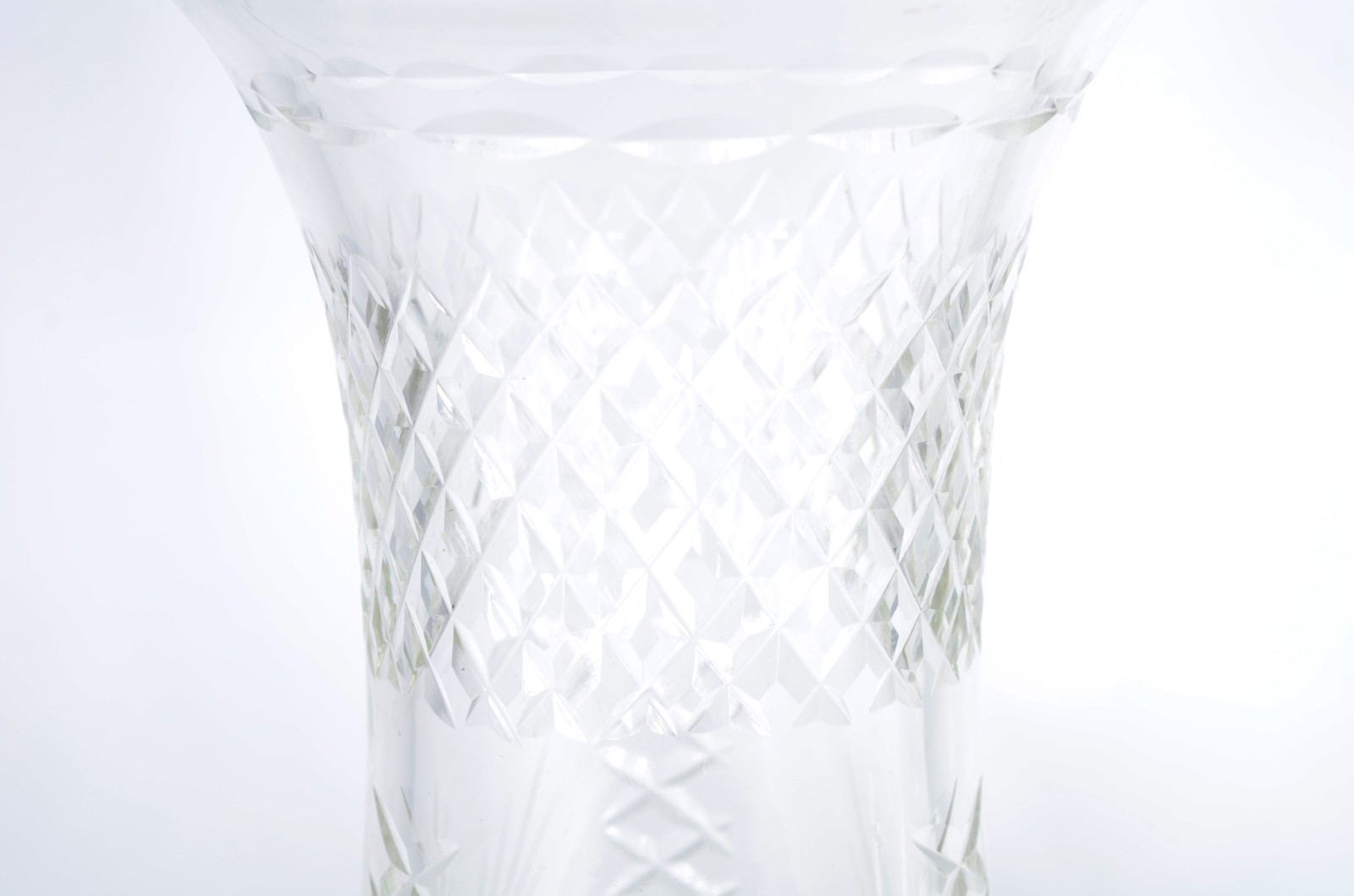 Par de floreiras de cristal tcheco lapidado, bordas de metal. - foto 4 de 5