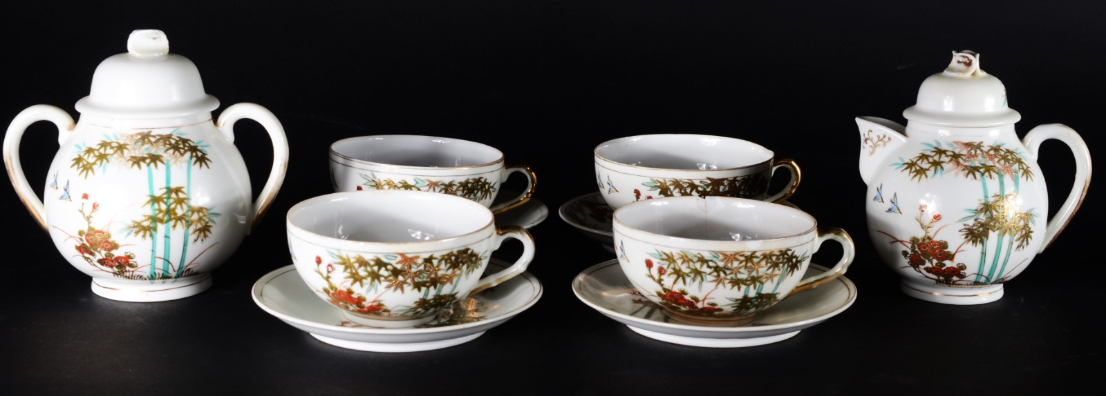 Parte de serviço de porcelana oriental para chá, composto de: 4... - foto 1 de 9