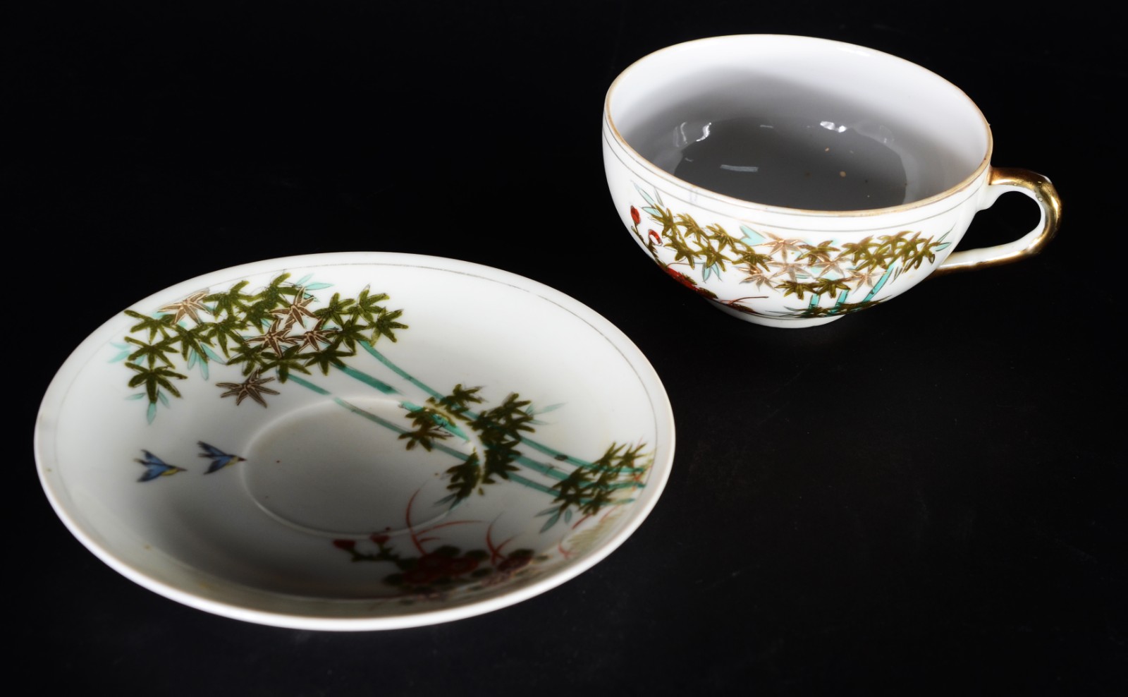 Parte de serviço de porcelana oriental para chá, composto de: 4... - foto 3 de 9