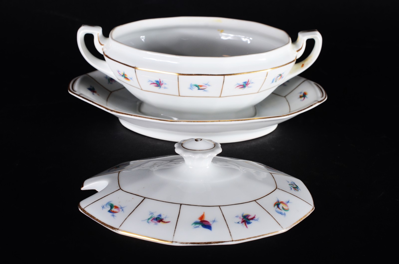 Molheira com presentoir de porcelana tcheca branca decorada com... - foto 2 de 6