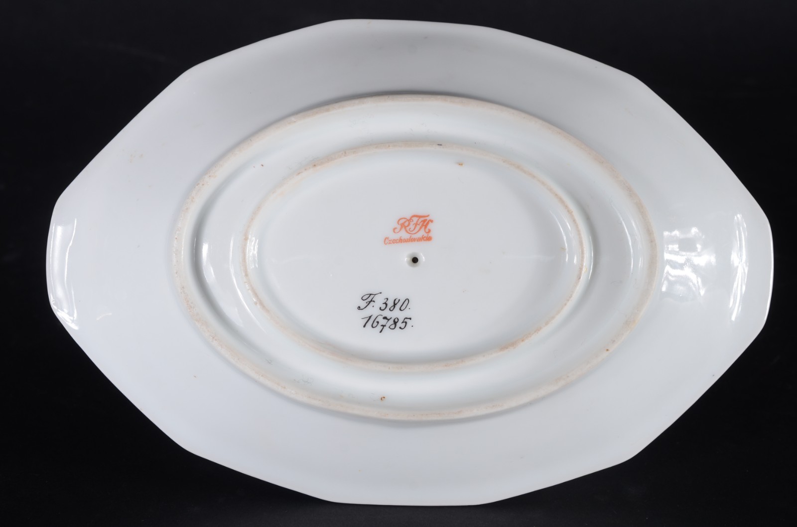 Molheira com presentoir de porcelana tcheca branca decorada com... - foto 3 de 6