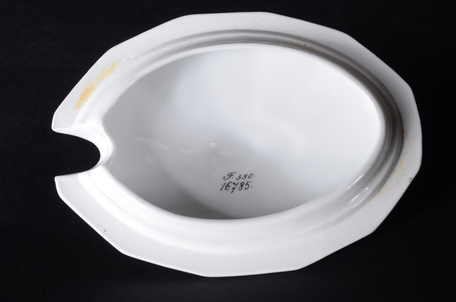Molheira com presentoir de porcelana tcheca branca decorada com... - foto 5 de 6