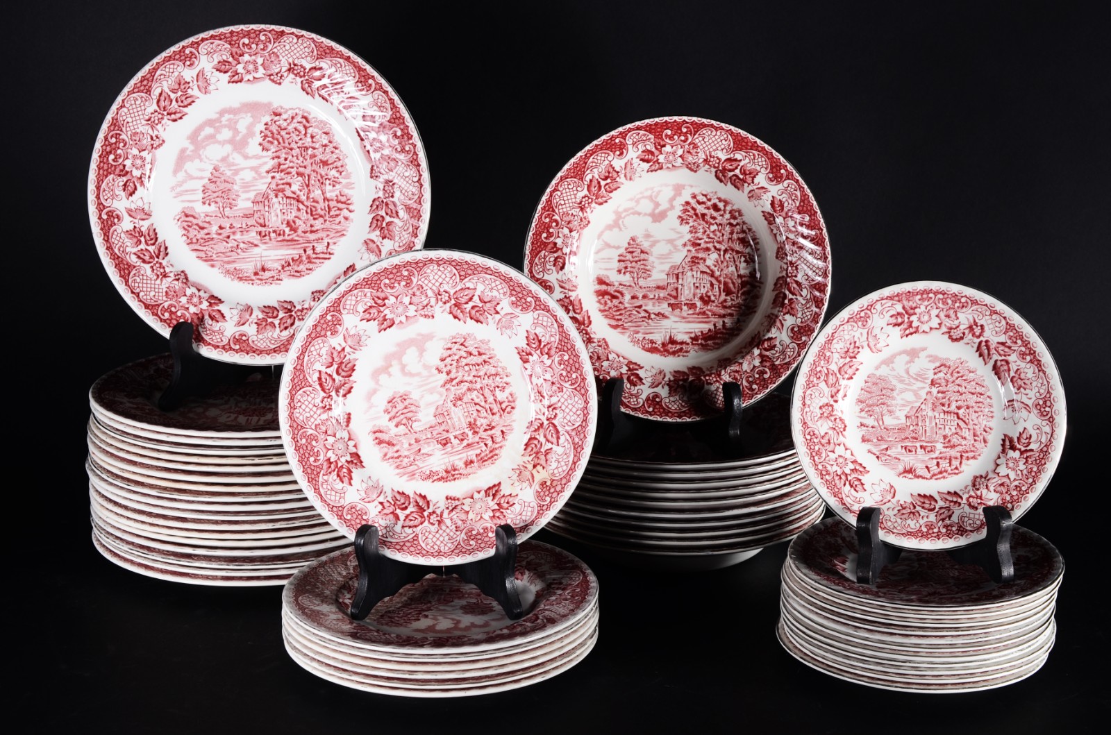 Serviço de jantar de faiança inglesa "Barratts - Elizabethan" rosa e... - foto 1 de 6