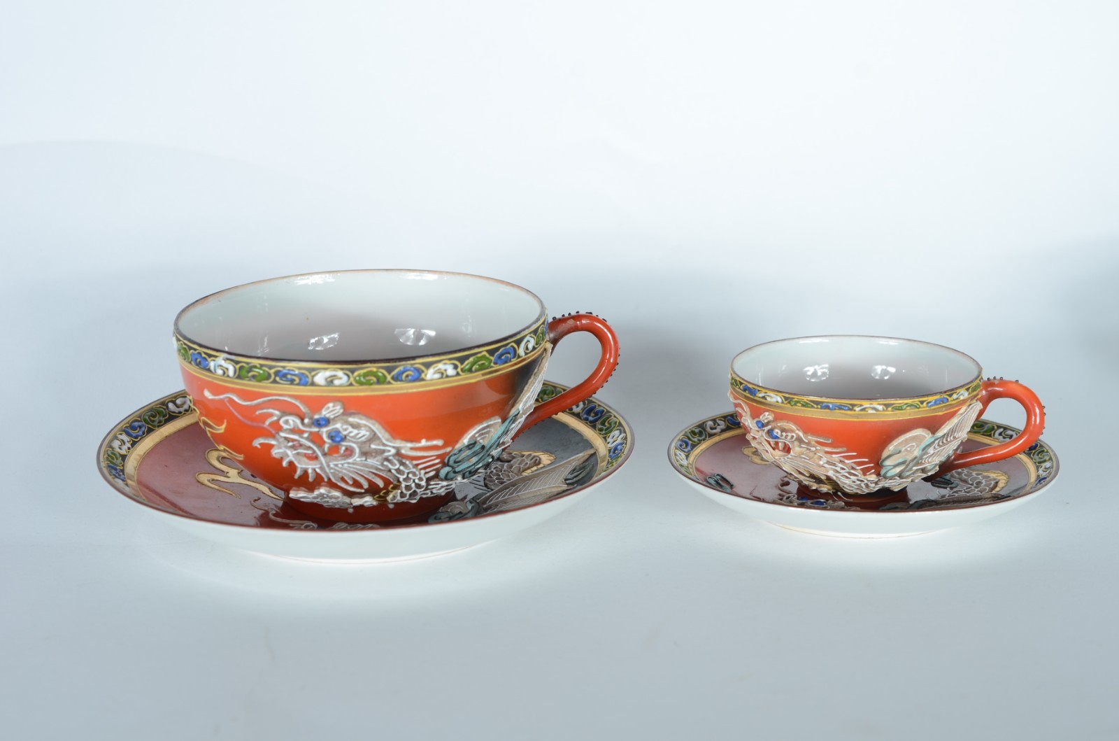 Serviço de porcelana oriental para chá e café, decorado com figuras... - foto 4 de 9