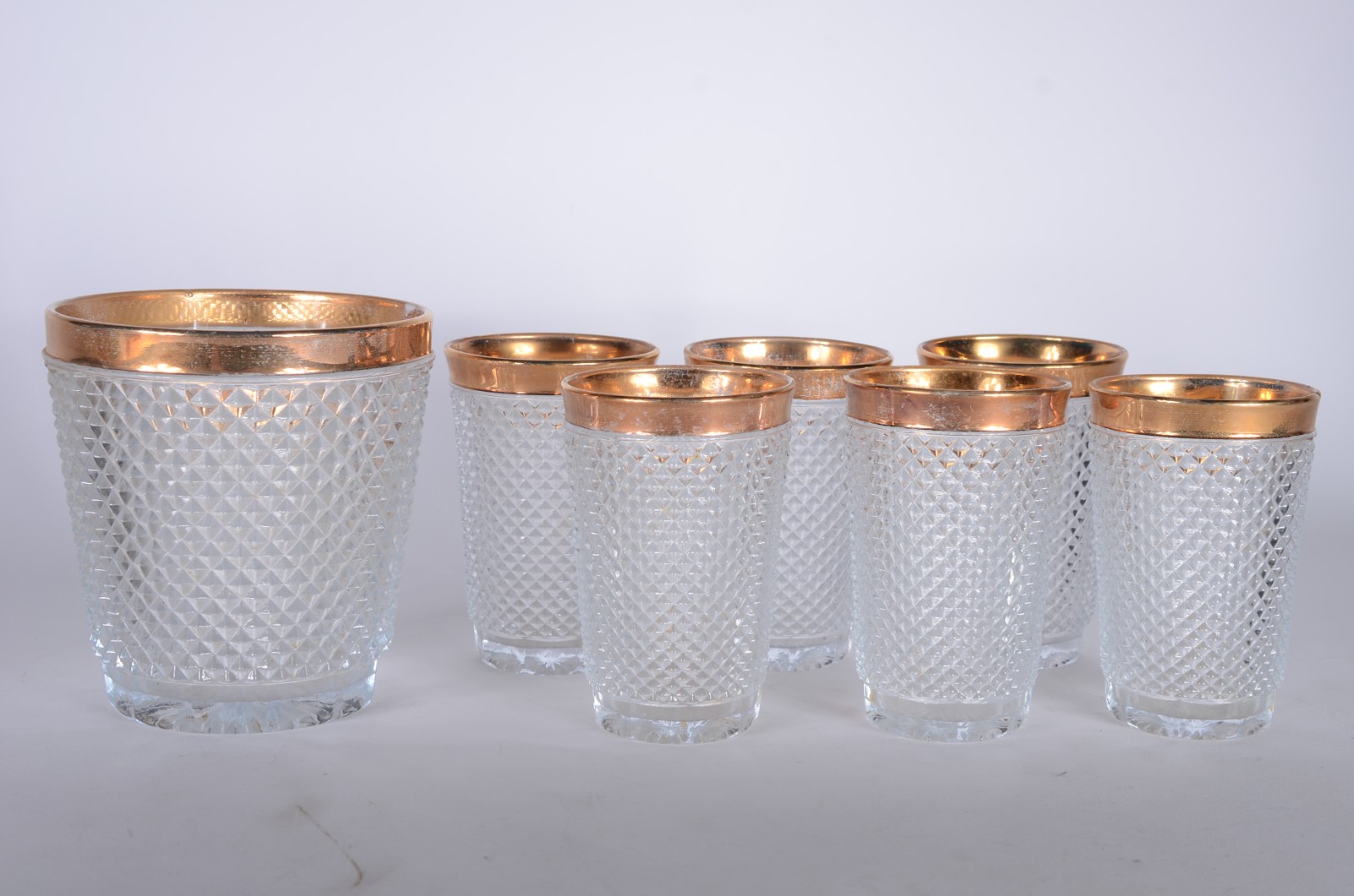 Conjunto de cristal bico de jaca com bordas douradas, composto de... - foto 2 de 4