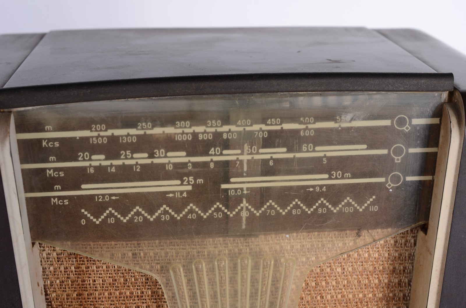 Antigo rádio Philips do Brasil. Modelo BR 306 U. Década de 1950. - foto 4 de 7