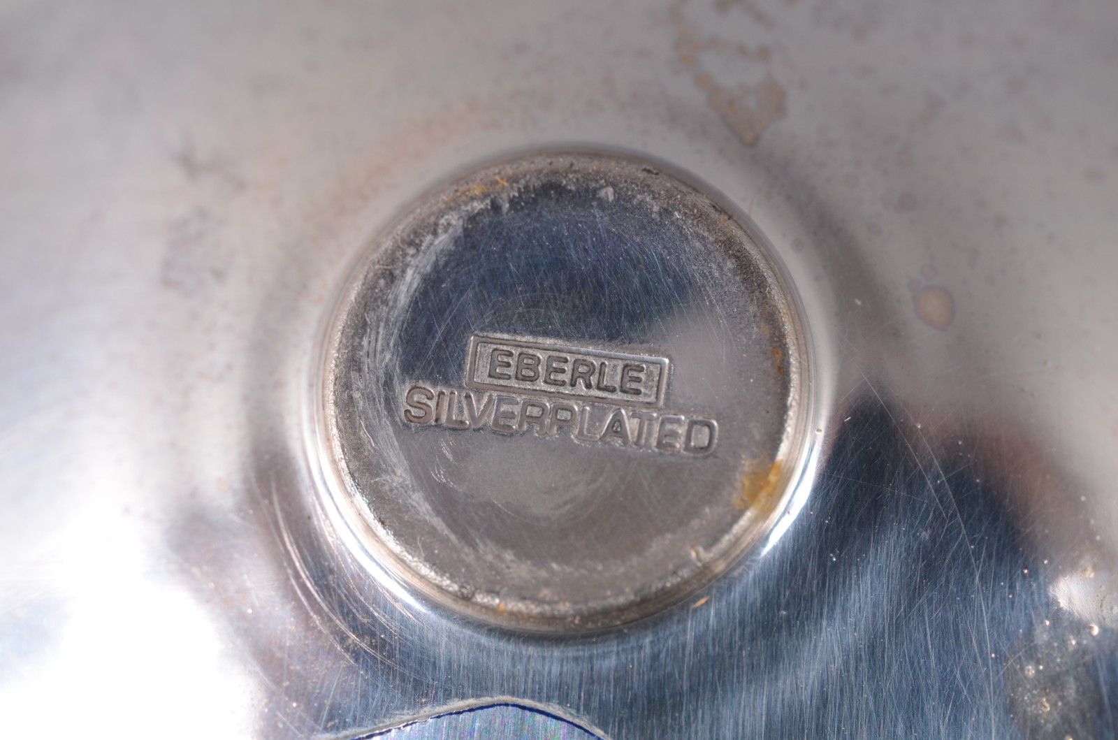 Diversas peças de metal, sendo: porta pirex e 7 taças Eberle, sendo 5... - foto 9 de 9