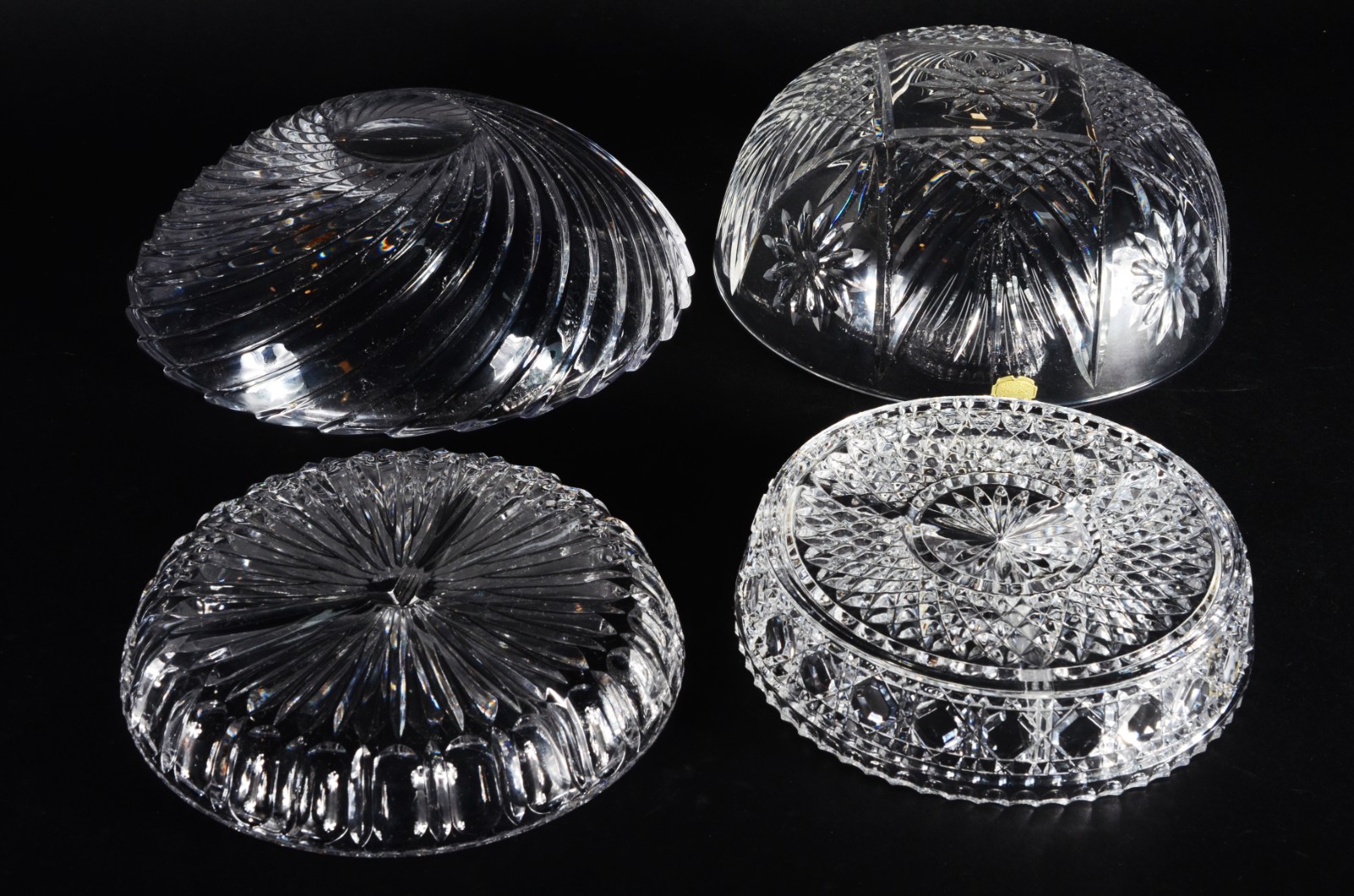 Quatro peças, sendo: 2 bowls e 2 porta petiscos de cristal. - foto 6 de 6