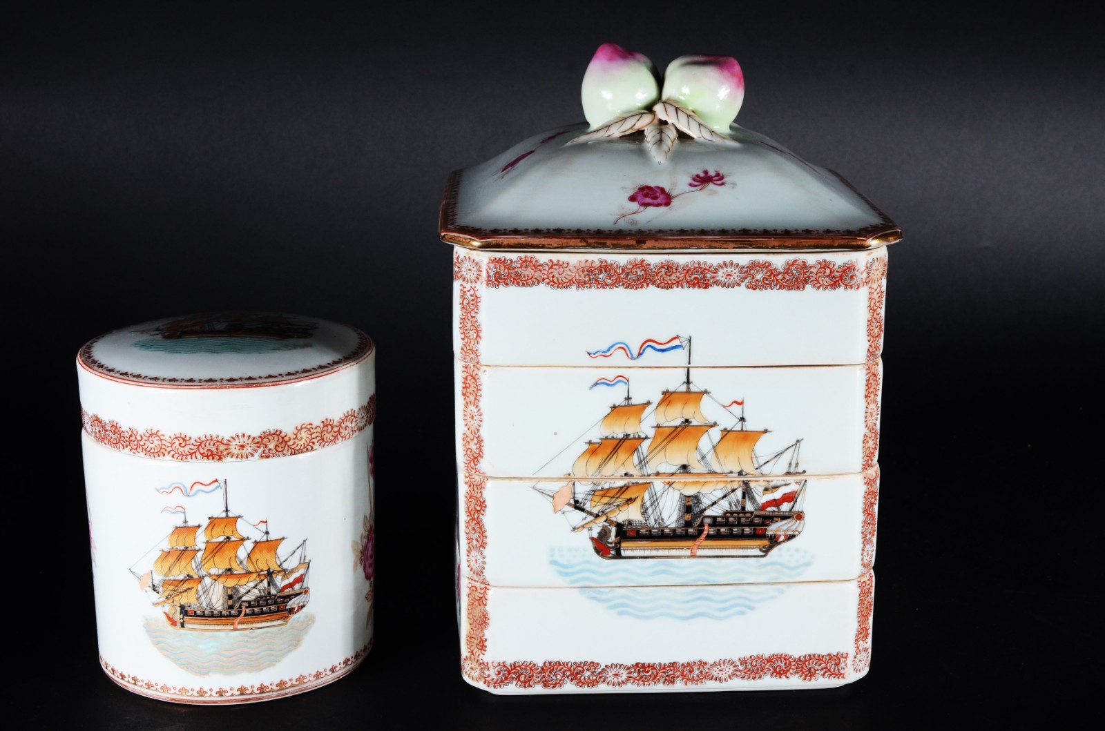 Duas peças decorativas de porcelana oriental, sendo: marmiteira com... - foto 1 de 5