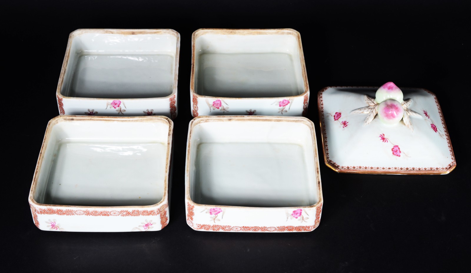 Duas peças decorativas de porcelana oriental, sendo: marmiteira com... - foto 5 de 5