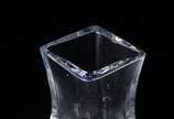 Baccarat (1764),  - Pequeno vaso de cristal francês, marcado na base.