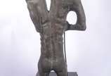 HENRIQUE RADONSKY,  - Escultura de bronze representando Guerreiro Nú.<br><br>