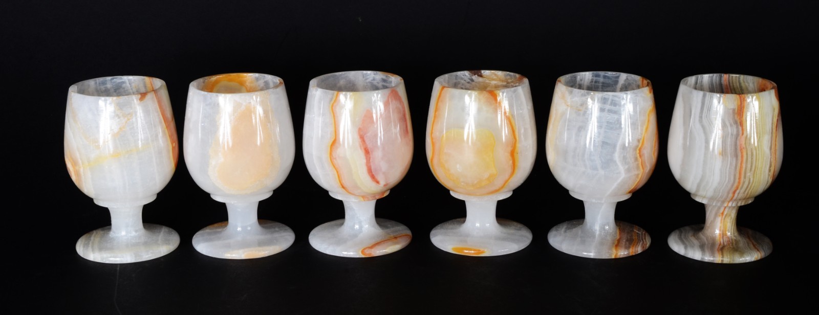 Conjunto com 6 copos de "pedra". - foto 2 de 3