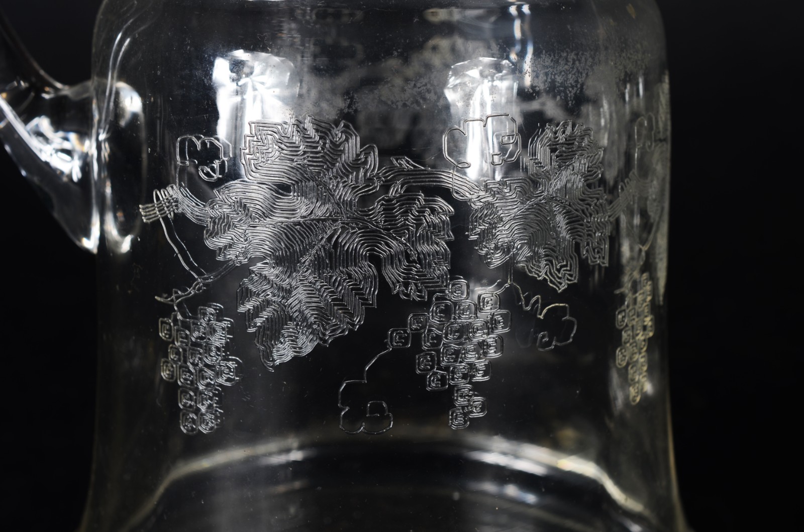 Jarra para água de cristal europeu lavrado. Acompanham 5 taças para... - foto 6 de 11