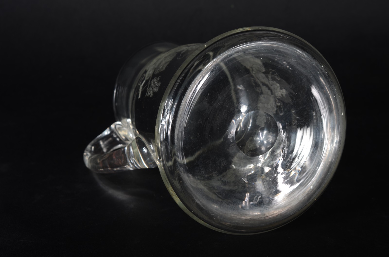 Jarra para água de cristal europeu lavrado. Acompanham 5 taças para... - foto 11 de 11