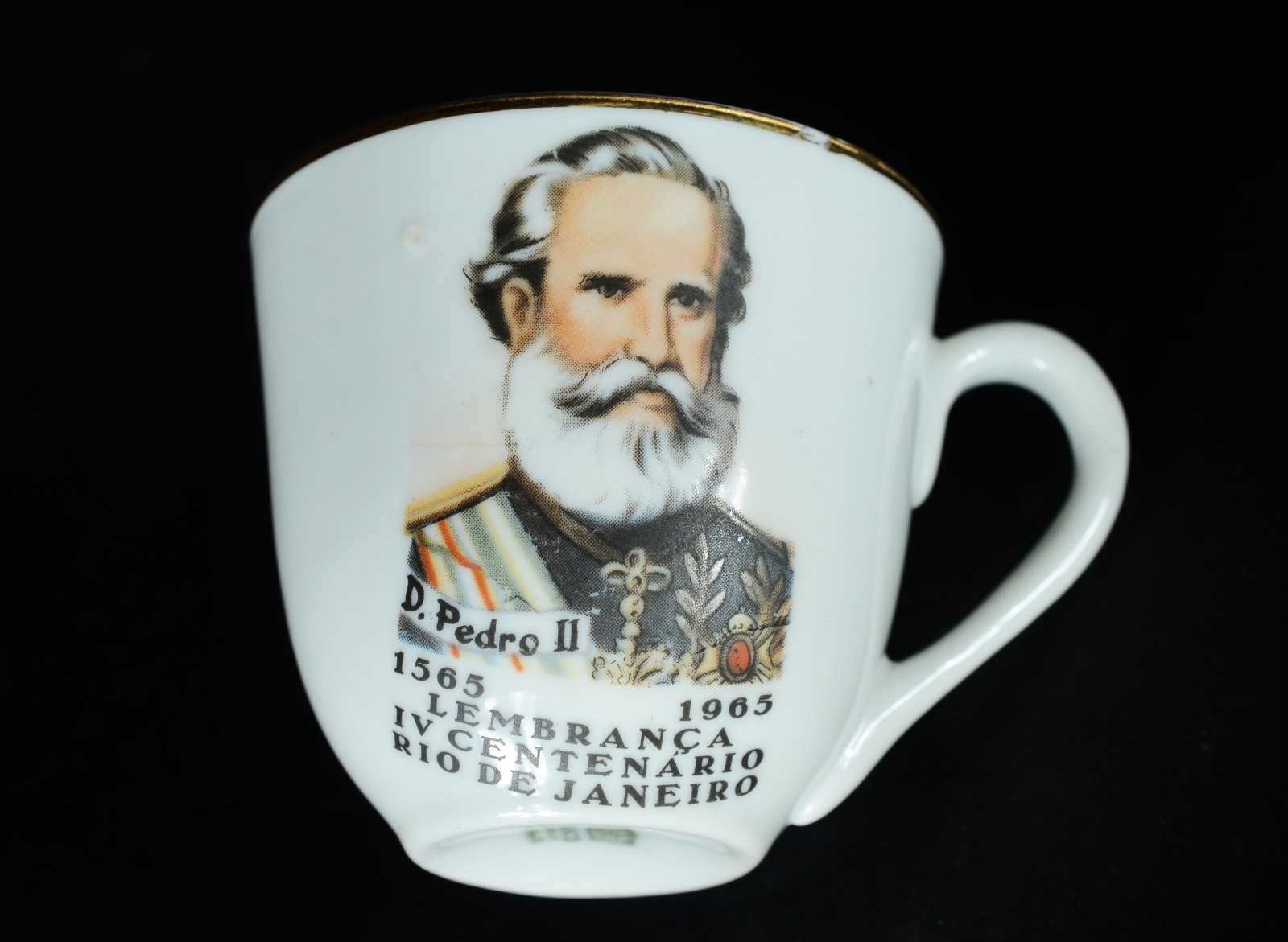 Xícara com pires de porcelana Rio Branco do IV centenário do Rio de... - foto 3 de 7
