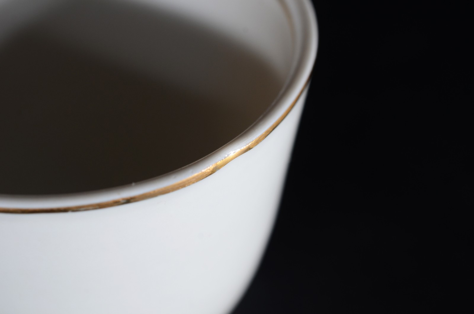 Xícara com pires de porcelana Rio Branco do IV centenário do Rio de... - foto 7 de 7