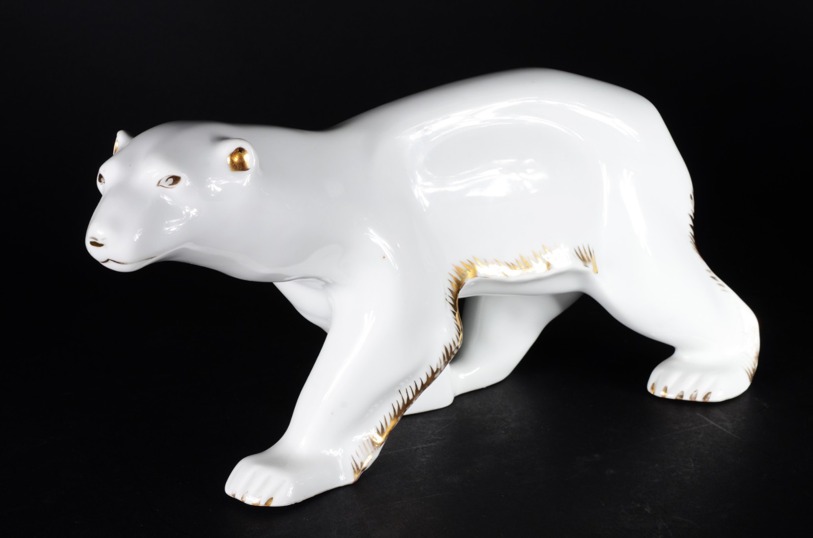 Duas peças, sendo: potiche de porcelana oriental e estatueta de... - foto 8 de 11