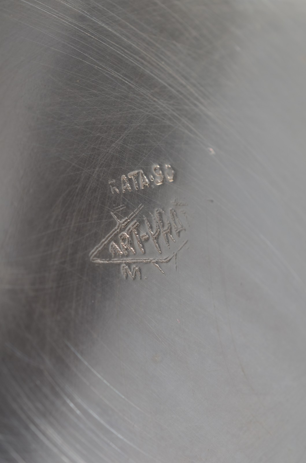 Diversas peças de metal prateado, composto de: 8 taças para sorvete... - foto 5 de 11