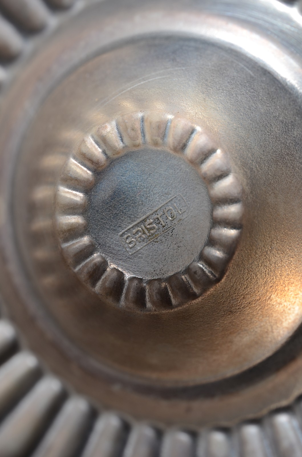 Diversas peças de metal prateado, composto de: 8 taças para sorvete... - foto 9 de 11