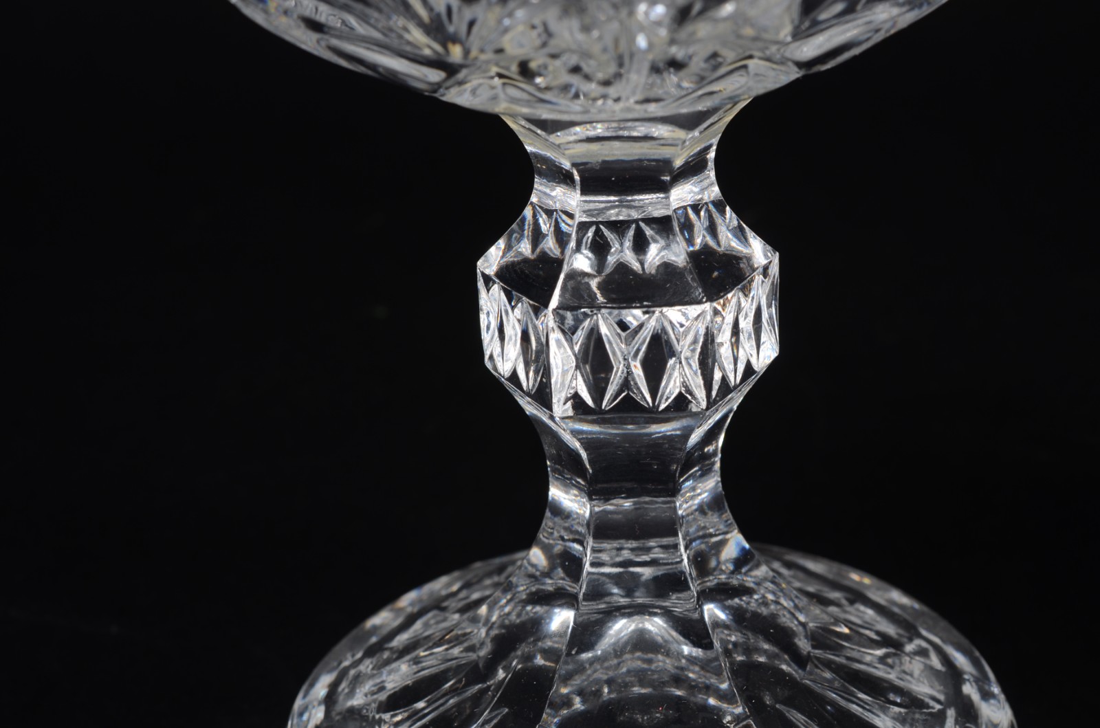 Par de compoteiras de cristal tcheco lapidado. - foto 4 de 8