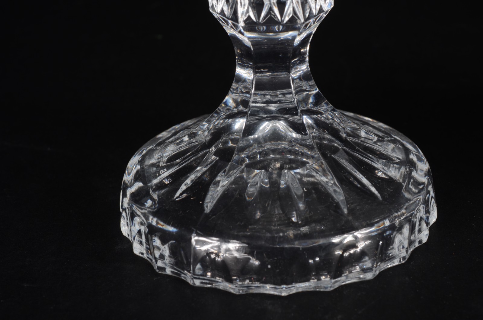 Par de compoteiras de cristal tcheco lapidado. - foto 5 de 8