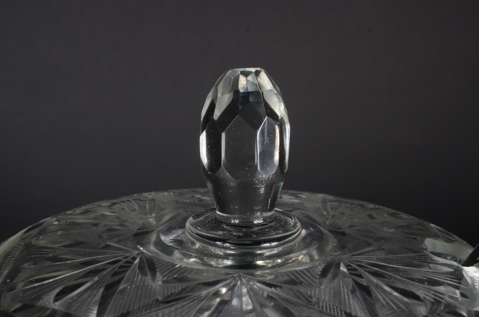 Poncheira com 10 canecas e concha de cristal lapidado. - foto 6 de 10