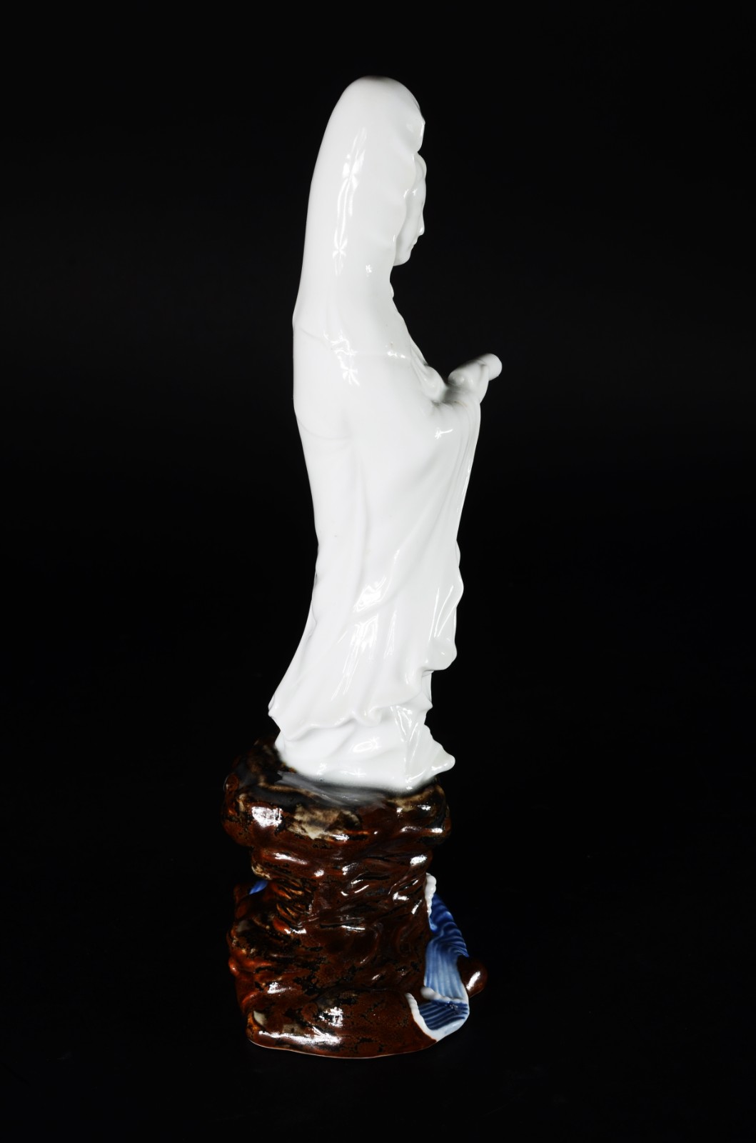 Estatueta de porcelana oriental policromada representando sacerdotisa... - foto 3 de 8