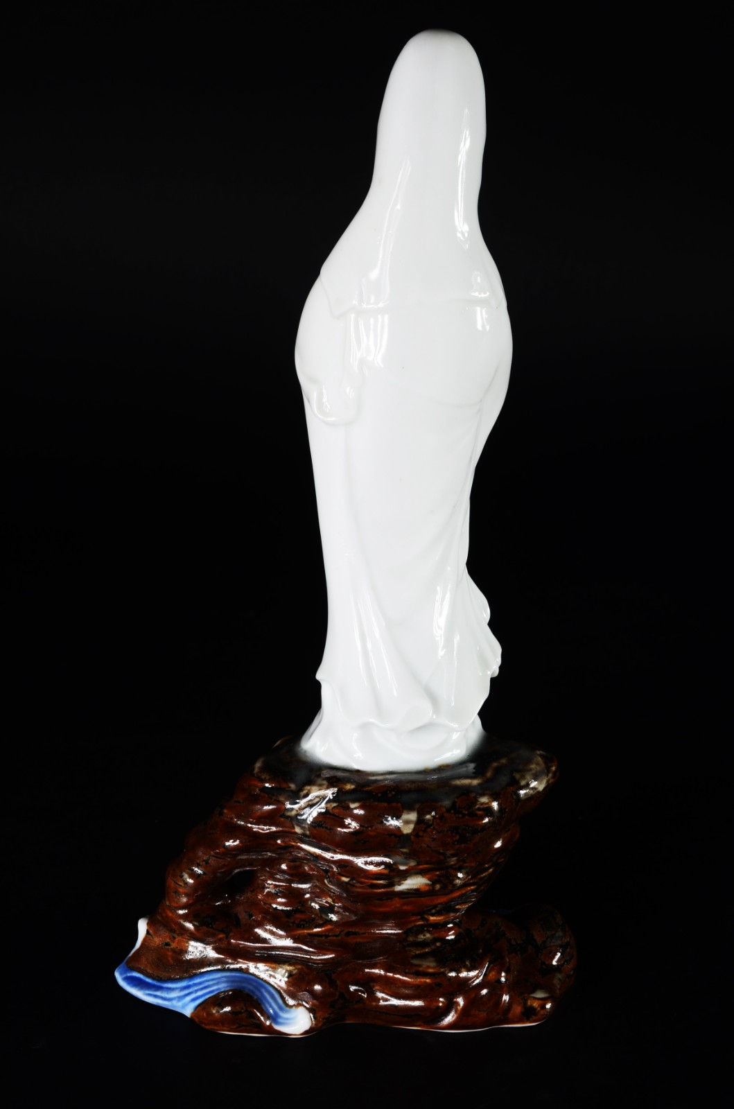 Estatueta de porcelana oriental policromada representando sacerdotisa... - foto 5 de 8