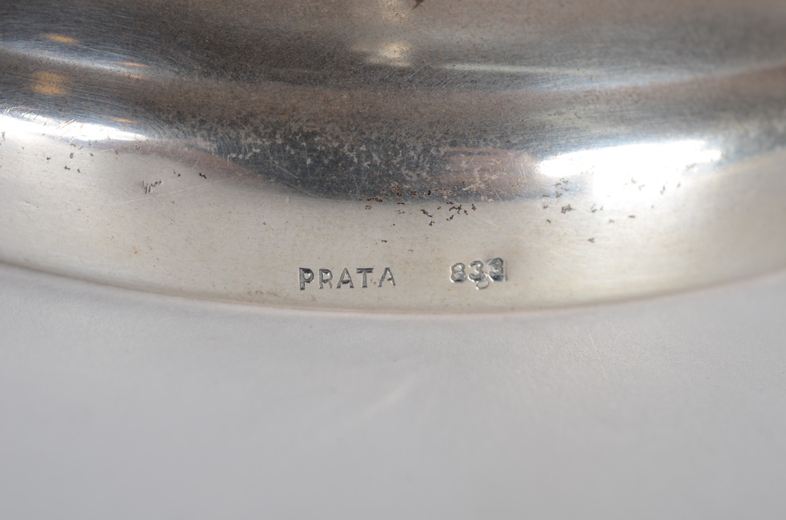 Jarra de prata com detalhes gomados, contraste 833 mls. Amassado na... - foto 7 de 8