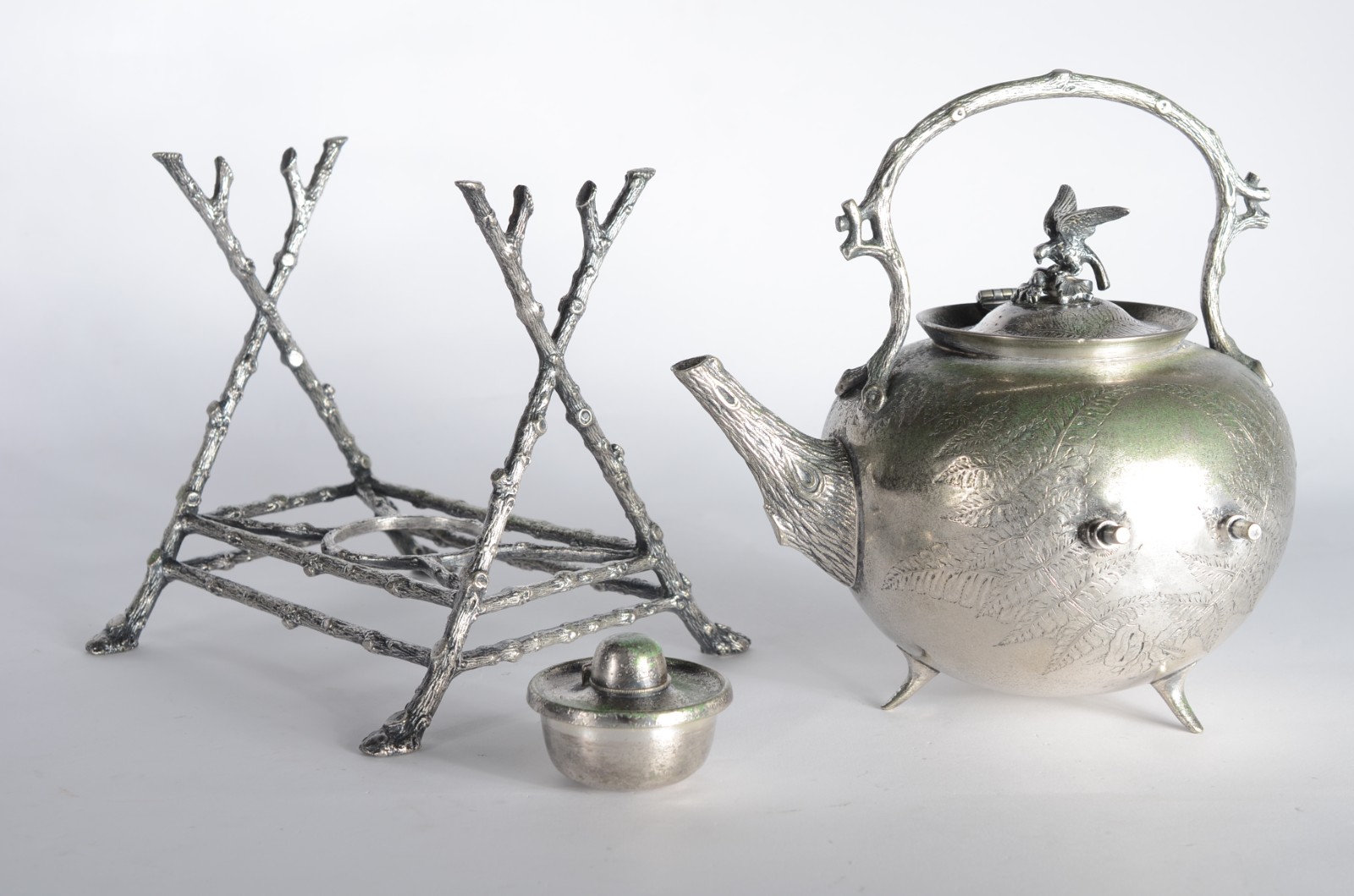 Samovar de metal. Desgastes, e oxidação. - foto 8 de 9