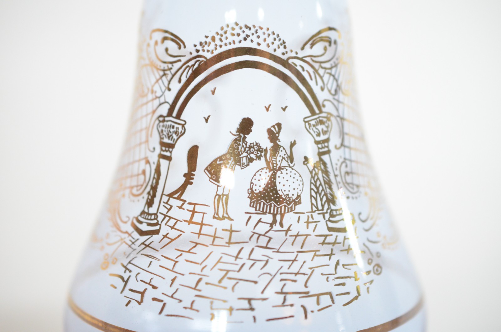 Conjunto de licoreira com 6 copinhos de murano lilás e detalhes... - foto 2 de 6