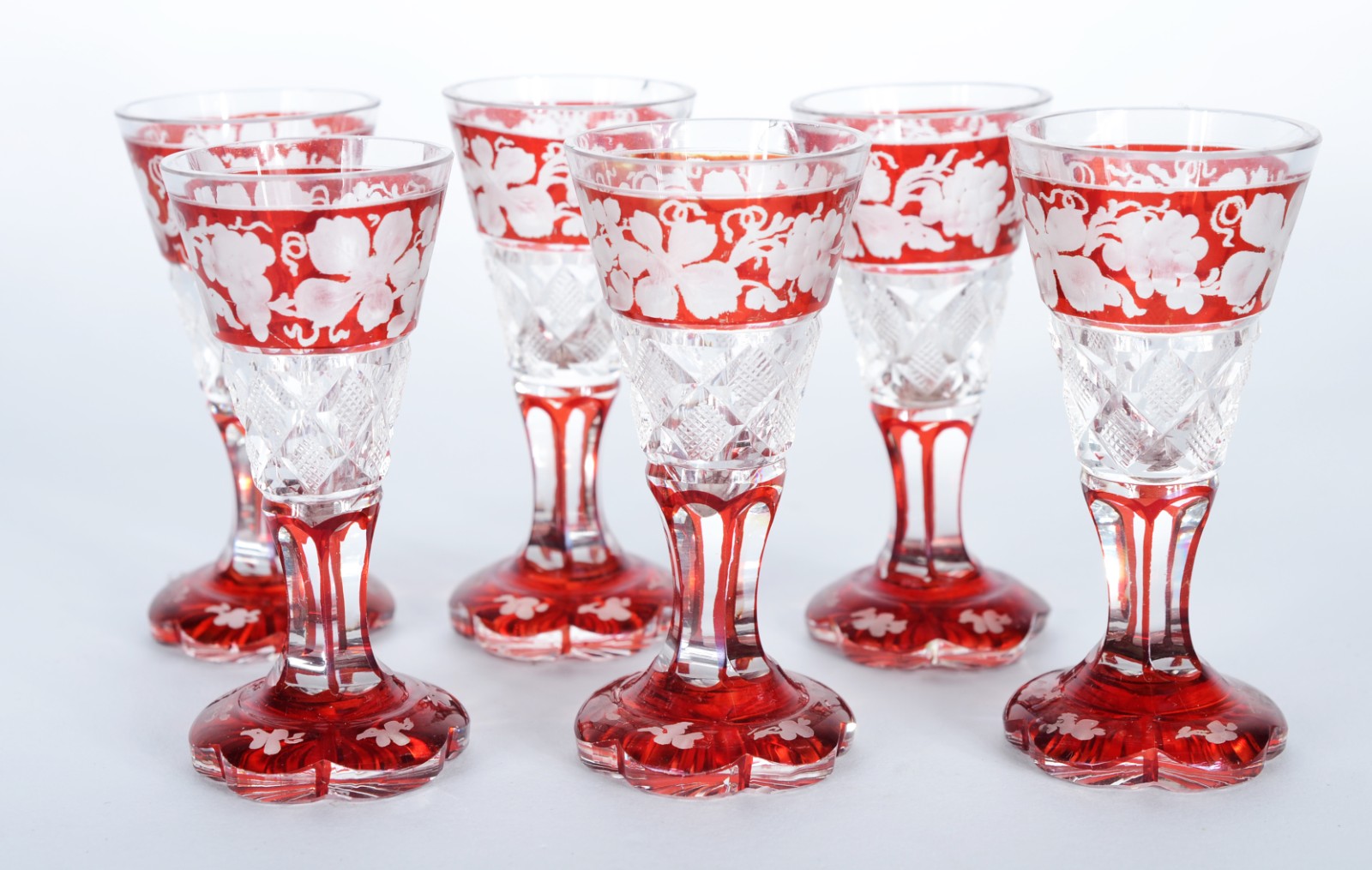 Conjunto de licoreira com 6 cálices e presentoir de cristal europeu... - foto 6 de 10