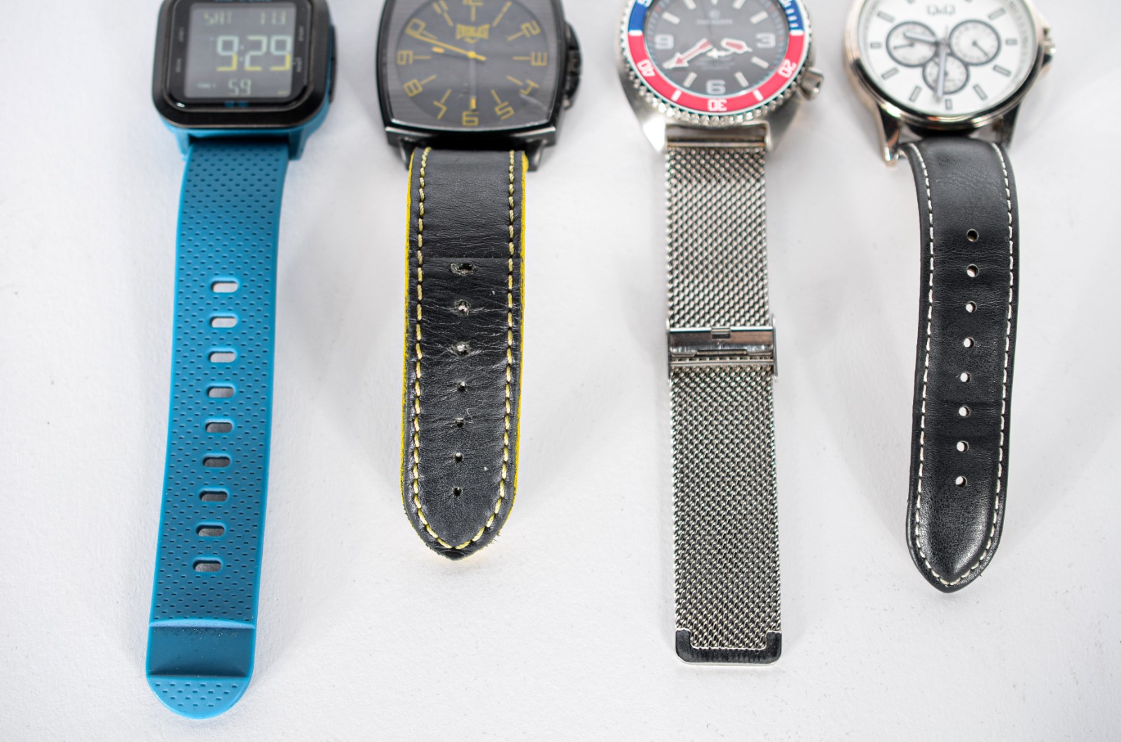 Lote com 4 relógios diversos, sendo: Everlast, Parnsrpe, Q&Q e Watch... - foto 3 de 11