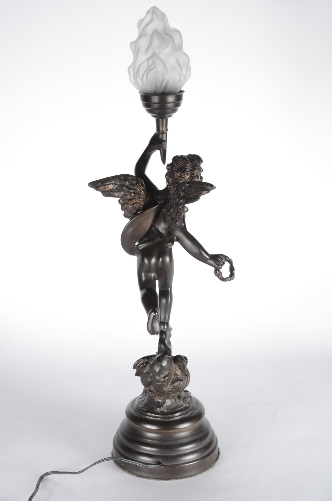 Luminária de petit bronze representando anjo. - foto 2 de 9
