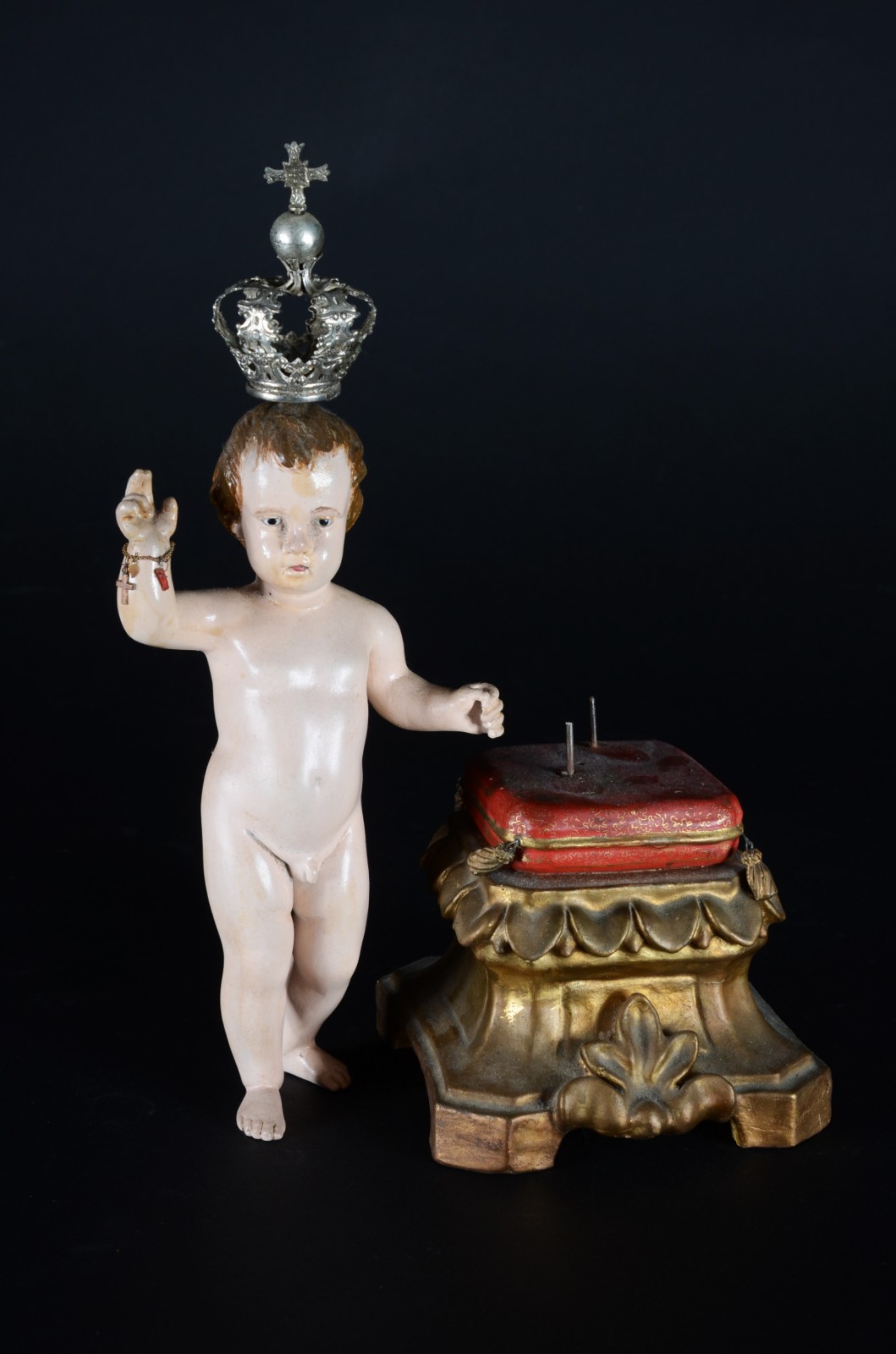 Menino Deus - Antiga imagem de madeira policromada com coroa de... - foto 9 de 10