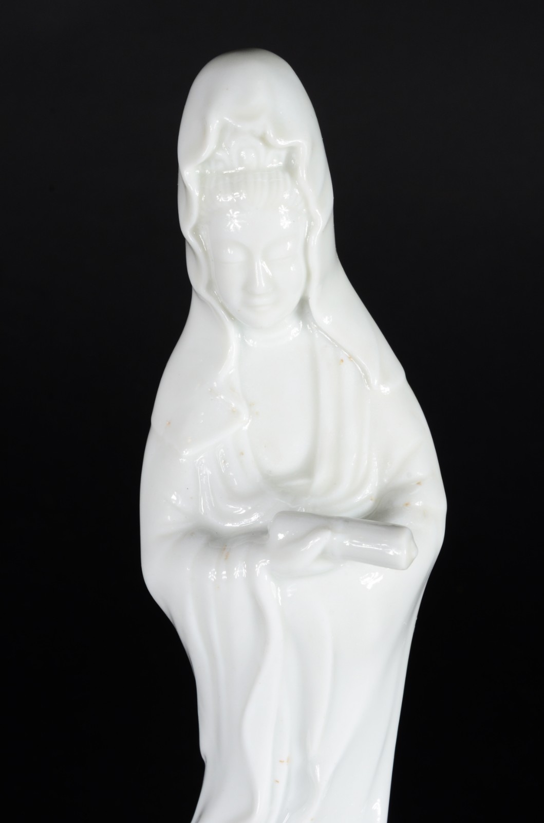 Estatueta de porcelana oriental policromada representando sacerdotisa... - foto 2 de 8
