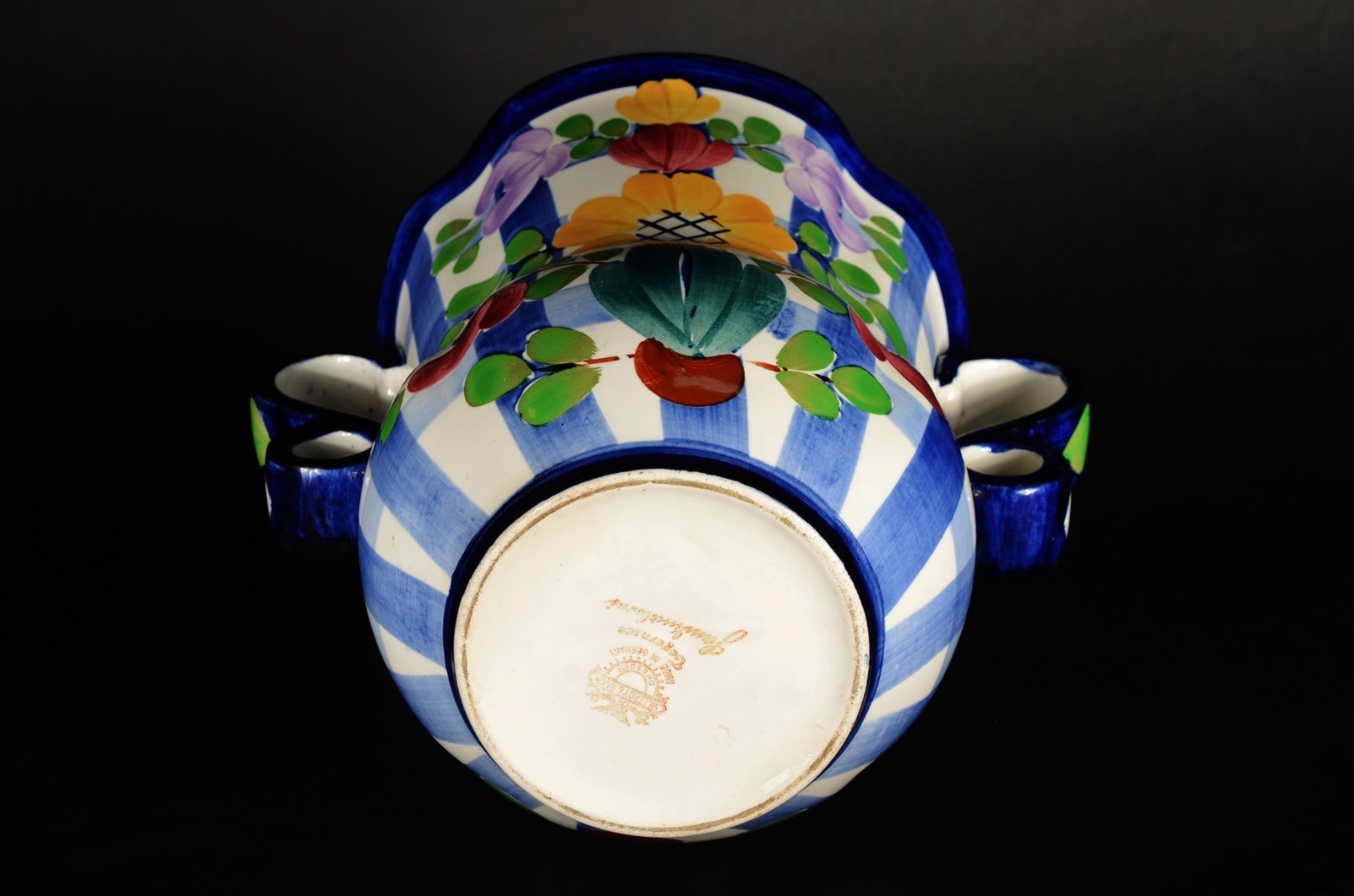 Vaso de faiança alemã Villeroy&Boch decorado com flores em policromia. - foto 4 de 5