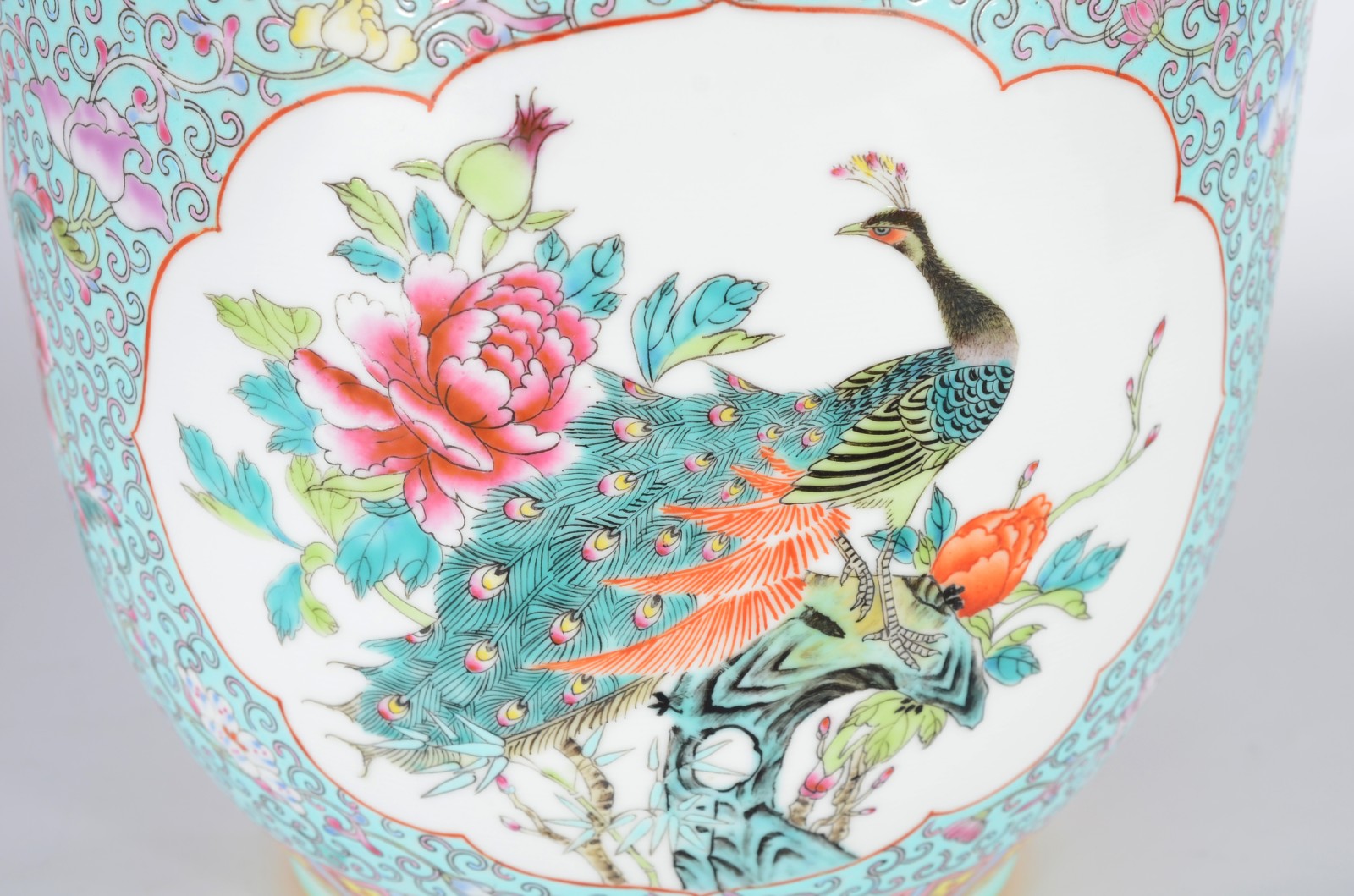 Cachepot de porcelana chinesa, decorado com flores e pássaros em... - foto 2 de 6