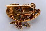 Broche feitio borboleta de ouro 18 k.,  com ped... - Broche feitio borboleta de ouro 18 k.,  com pedras brasileiras coloridas. (Por motivos de segurança a peça não se encontra na loja).