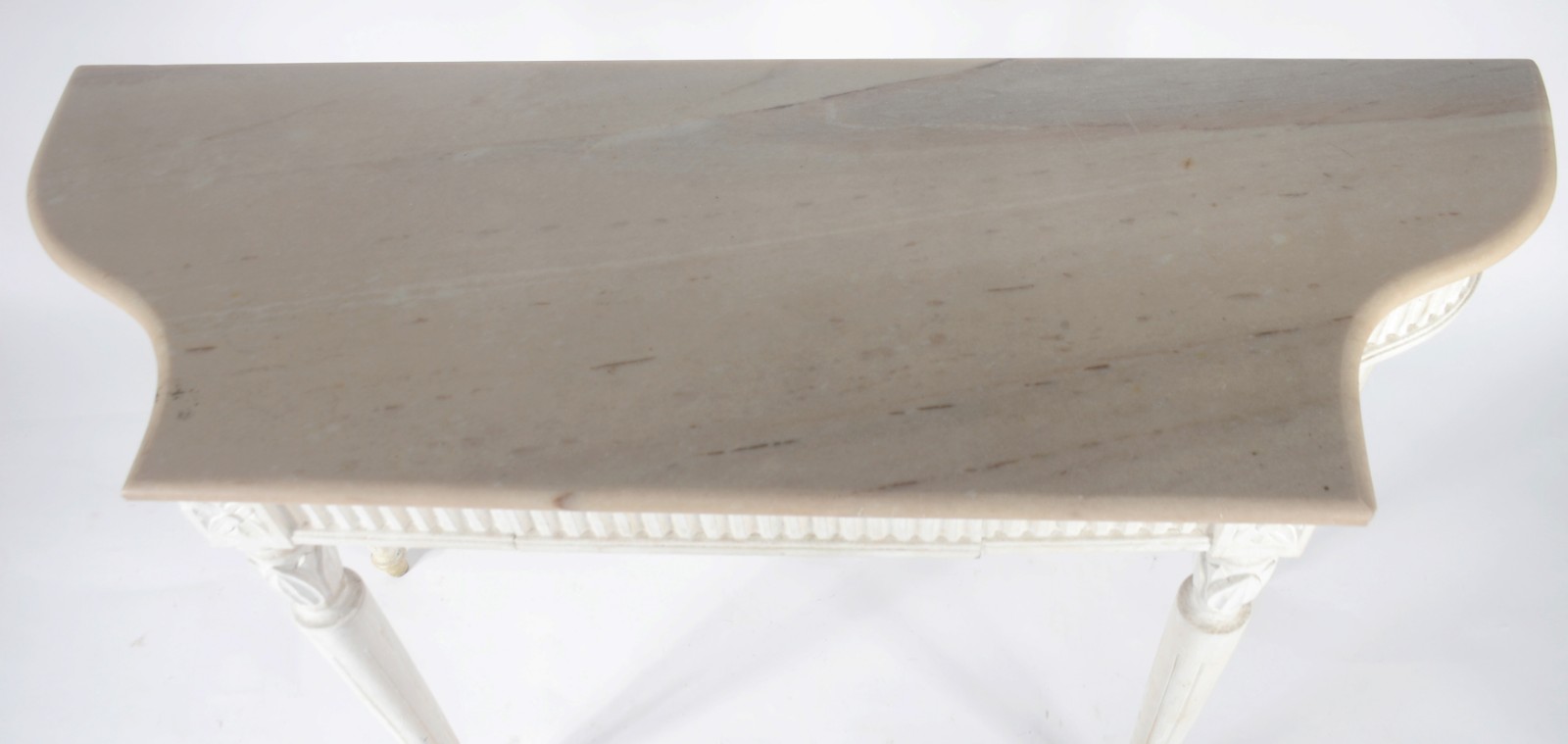 Console de madeira nobre patinado de branco, tampo de mármore... - foto 4 de 6