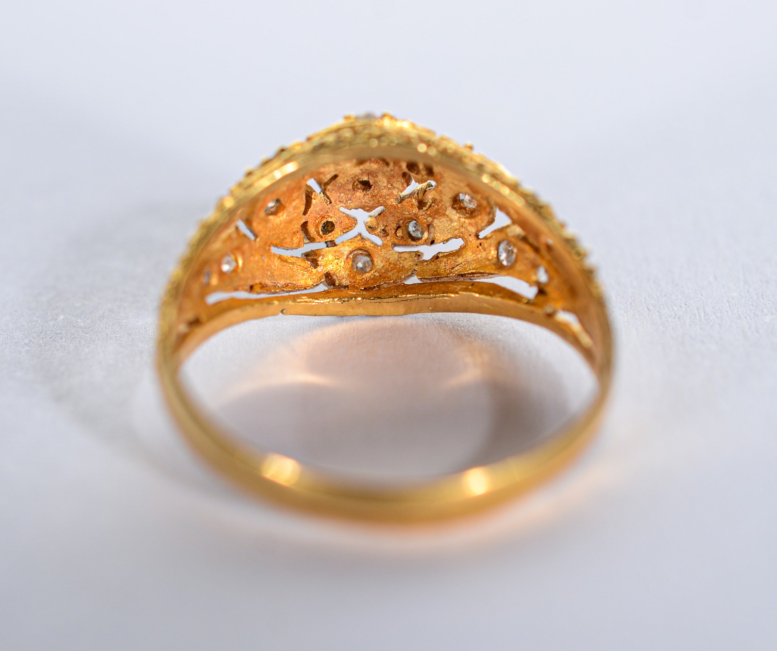 Anel de ouro com mini brilhantes, aro16. (Por motivos de segurança a... - foto 3 de 5