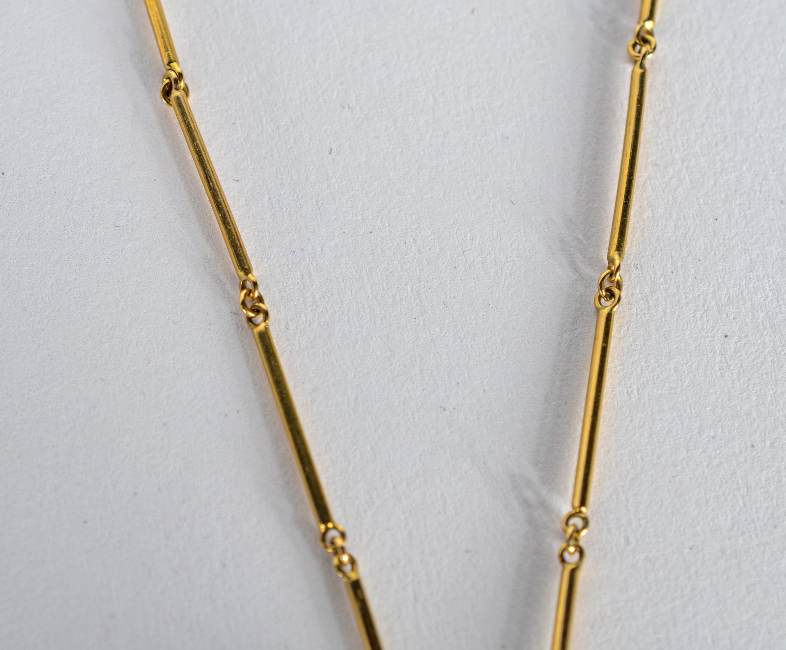 Colar de ouro 18 k., pendente com brilhantes. (Por motivos de... - foto 8 de 8