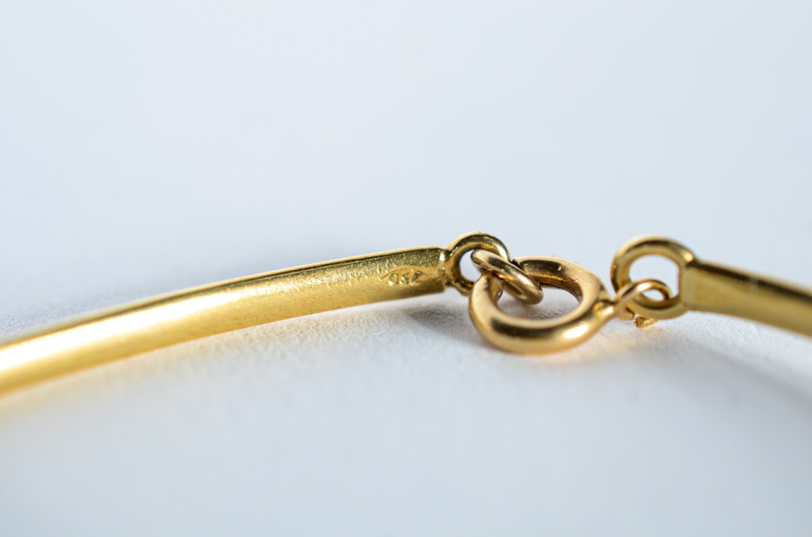 Pulseira de ouro 18k., com brilhantes. (Por motivos de segurança a... - foto 6 de 7