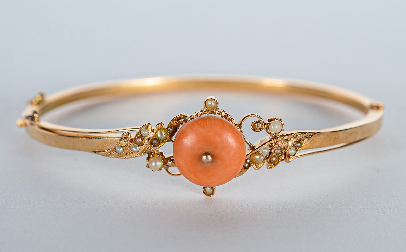 Pulseira de ouro 18k., com pedra coral. (Por motivos de segurança a... - foto 1 de 7